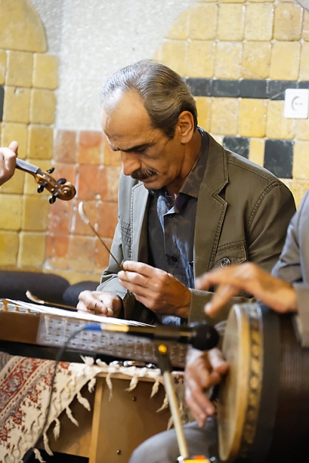 Chiraz-Diner spectacle (Musique iranienne)-008